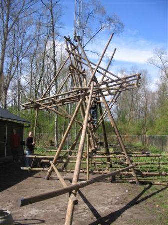 Reuzenrad pionieren, de as kan er bijna door.